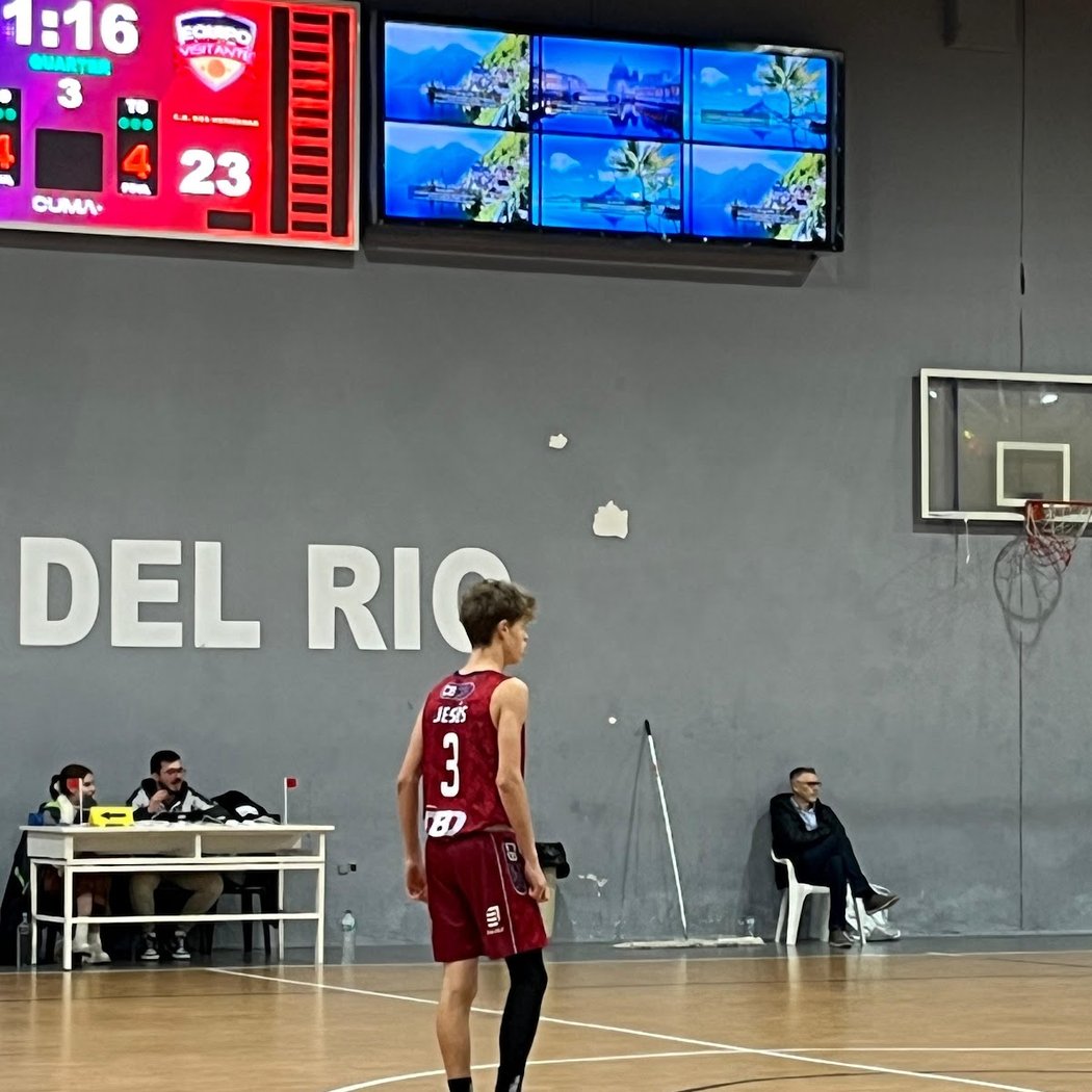 Polideportivo Municipal de Lora del Río Antonio Trigo Merlo 3