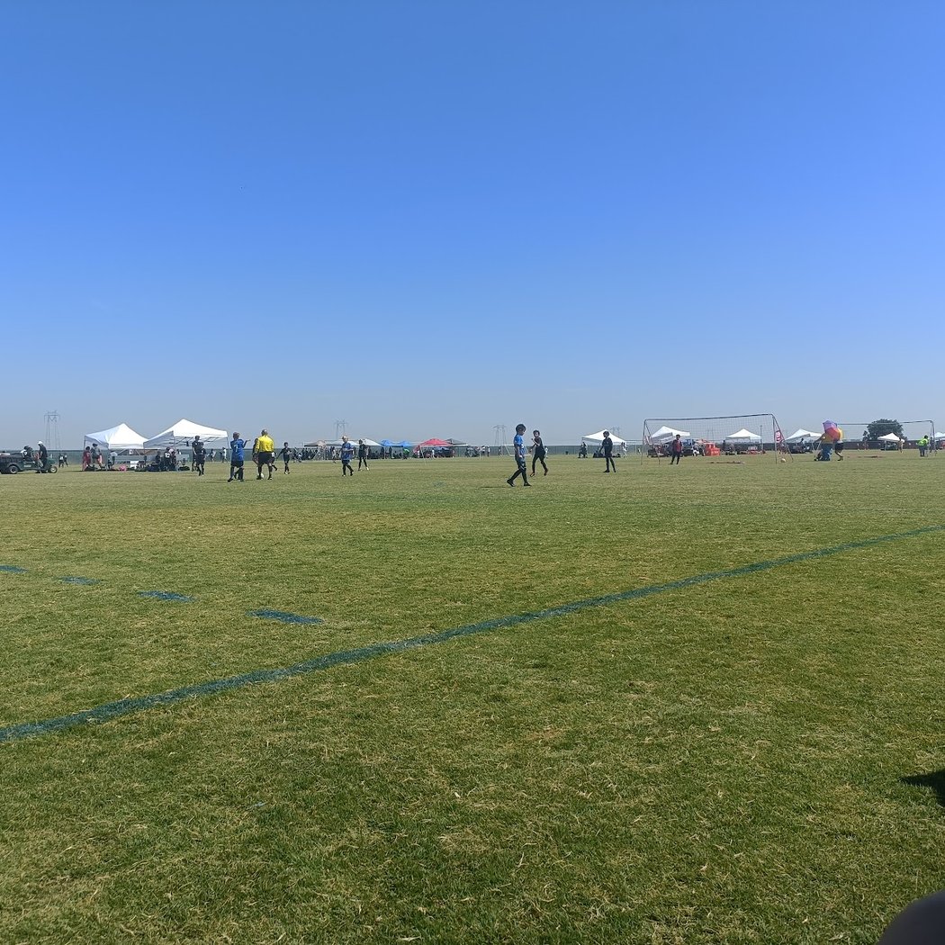 El Divisadero Field 2