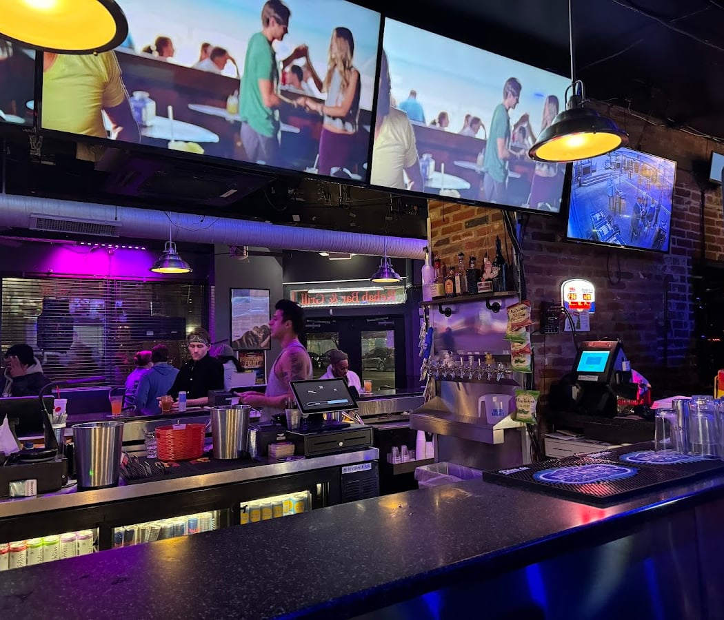 Pride Bar Crawl 4