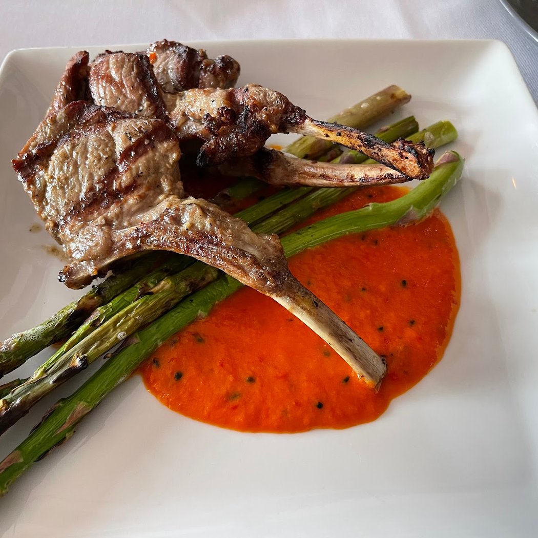 Oasis Restaurant & Wine Lounge 3