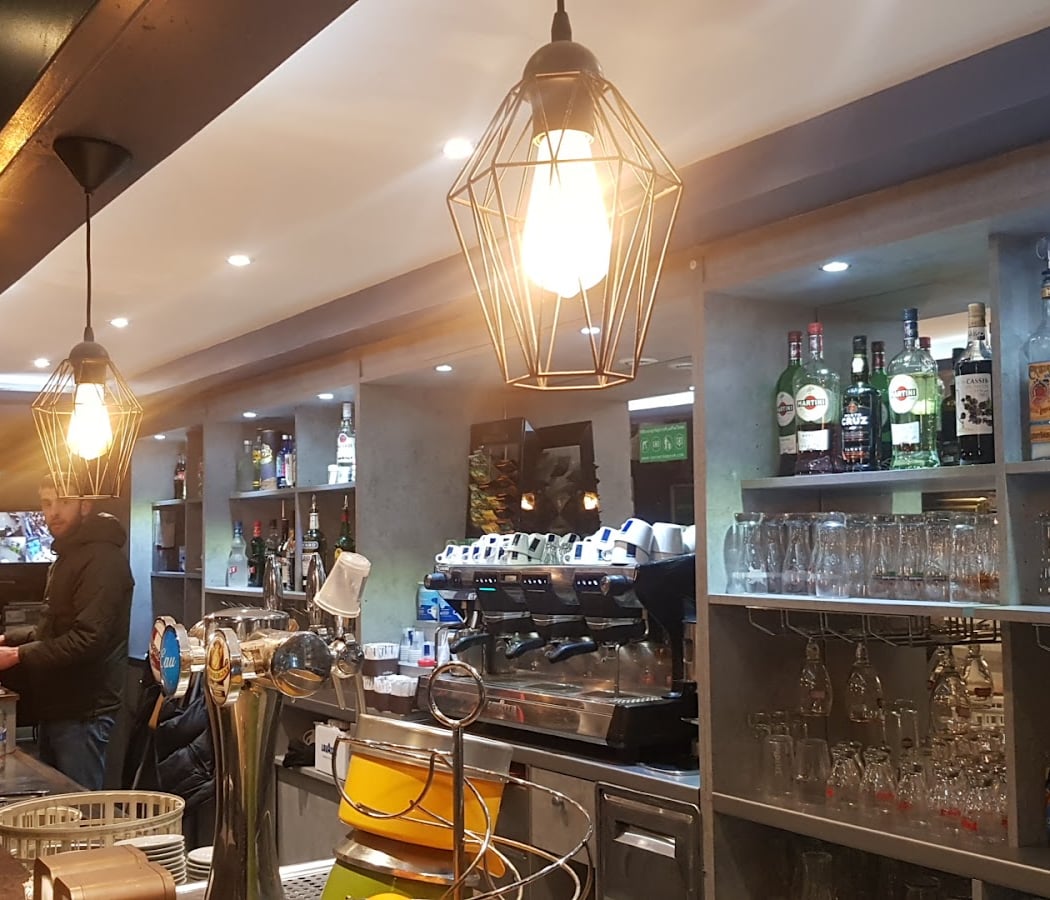 Bar Artistic 2