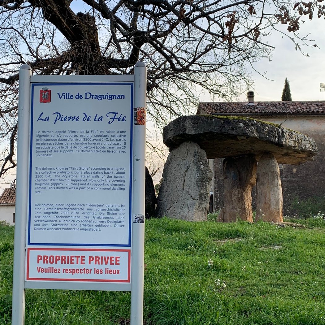 Dolmen pierre de la Fée 2