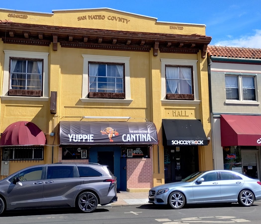 Yuppie Cantina 2