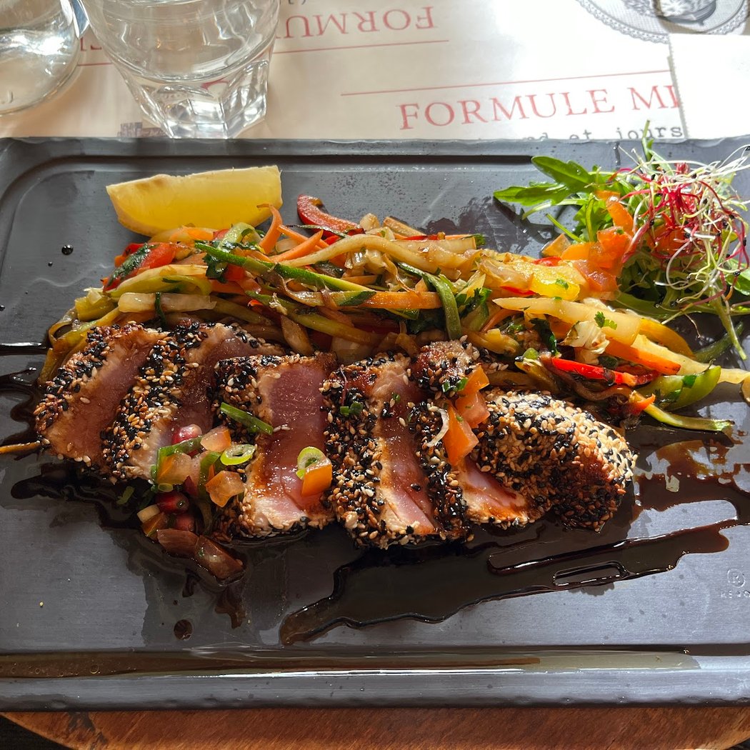 A La Cloche Des Halles 1