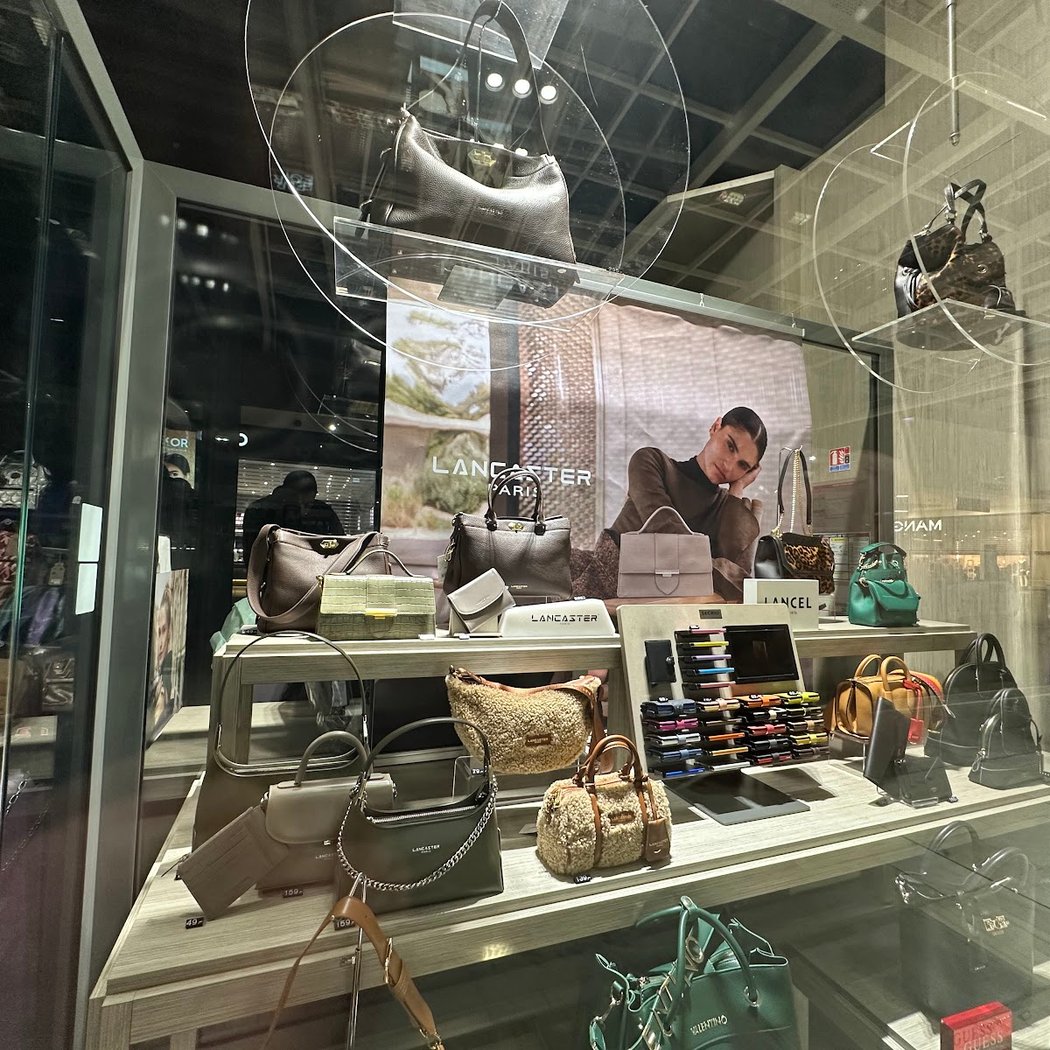Maison de la Maroquinerie Lancel Longchamp Michael Kors Cabaïa 3
