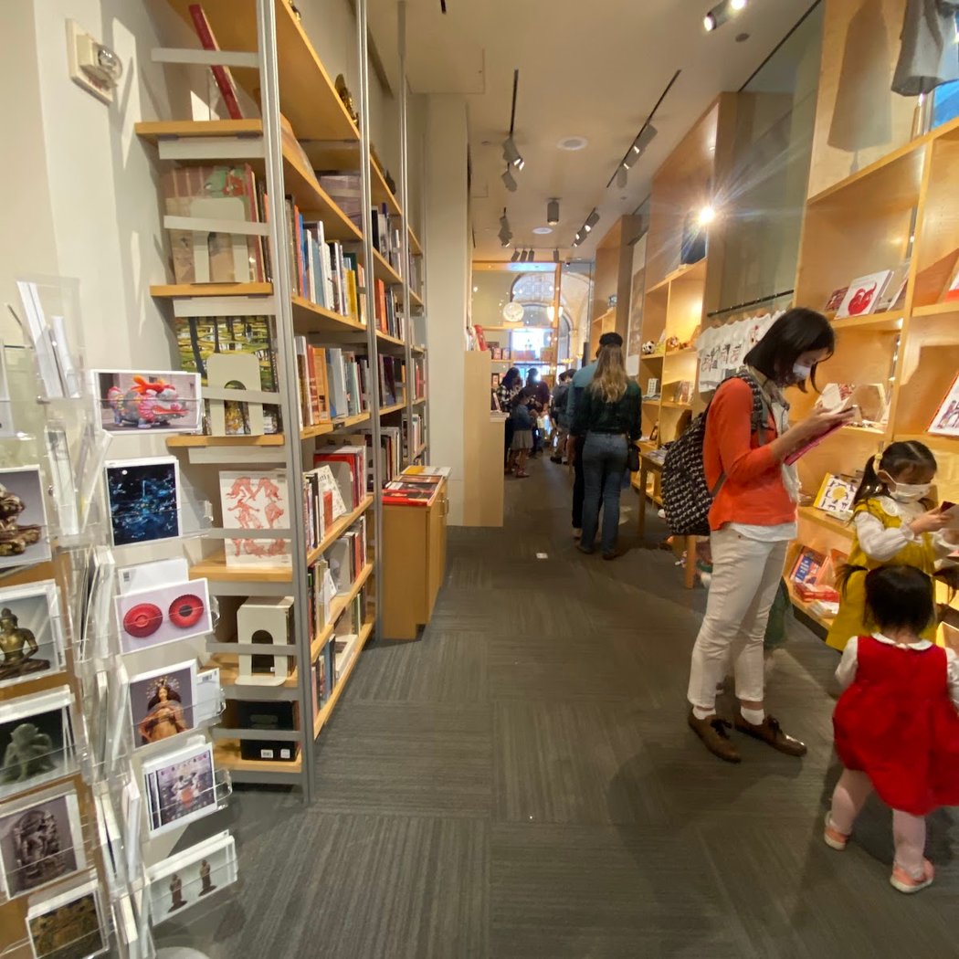 Cha May Ching Museum Boutique 3
