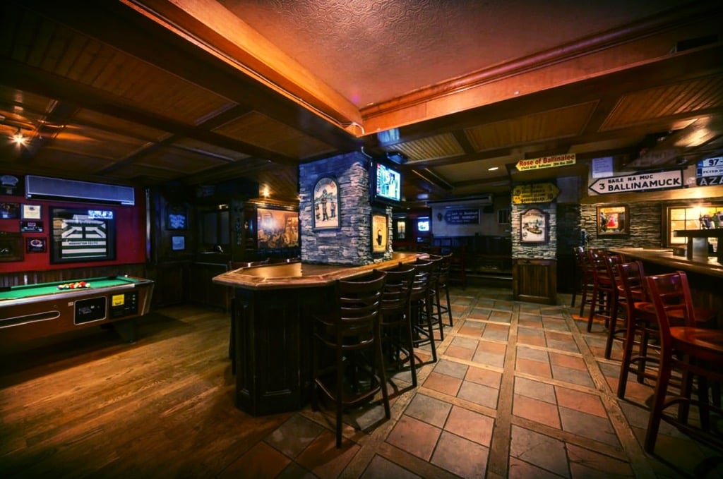 Peter Dillon's Pub 3