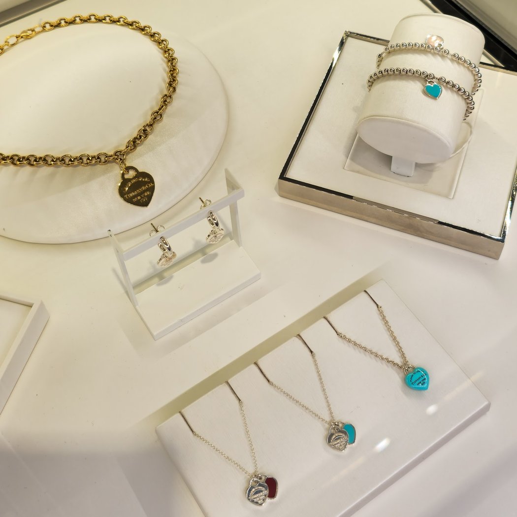 Tiffany & Co. 1