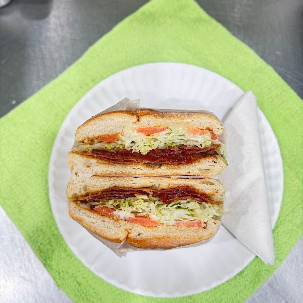 Bombom Deli Grocery 3