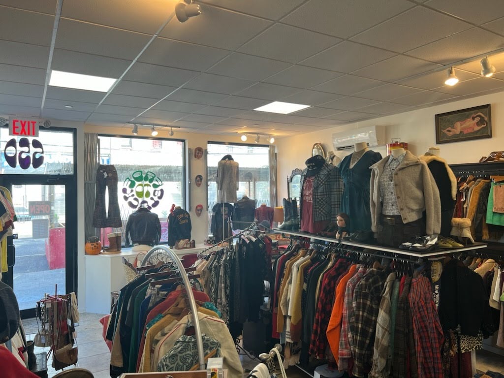 Fade to Black Vintage Clothing 3