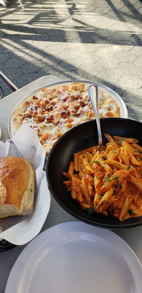 Piccolo Trattoria Ristorante Pizzeria 3