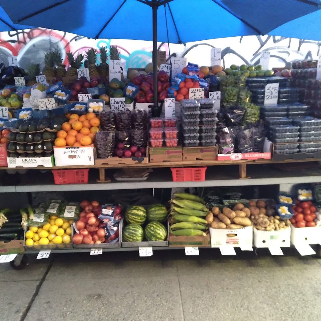 LIC FRUIT STAND 1