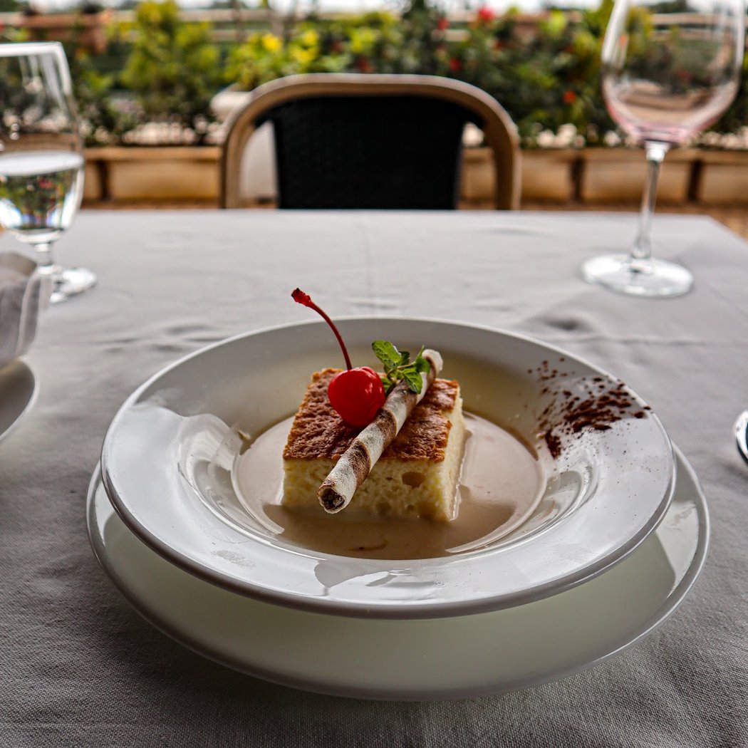 Salvadores Fine Dining 3