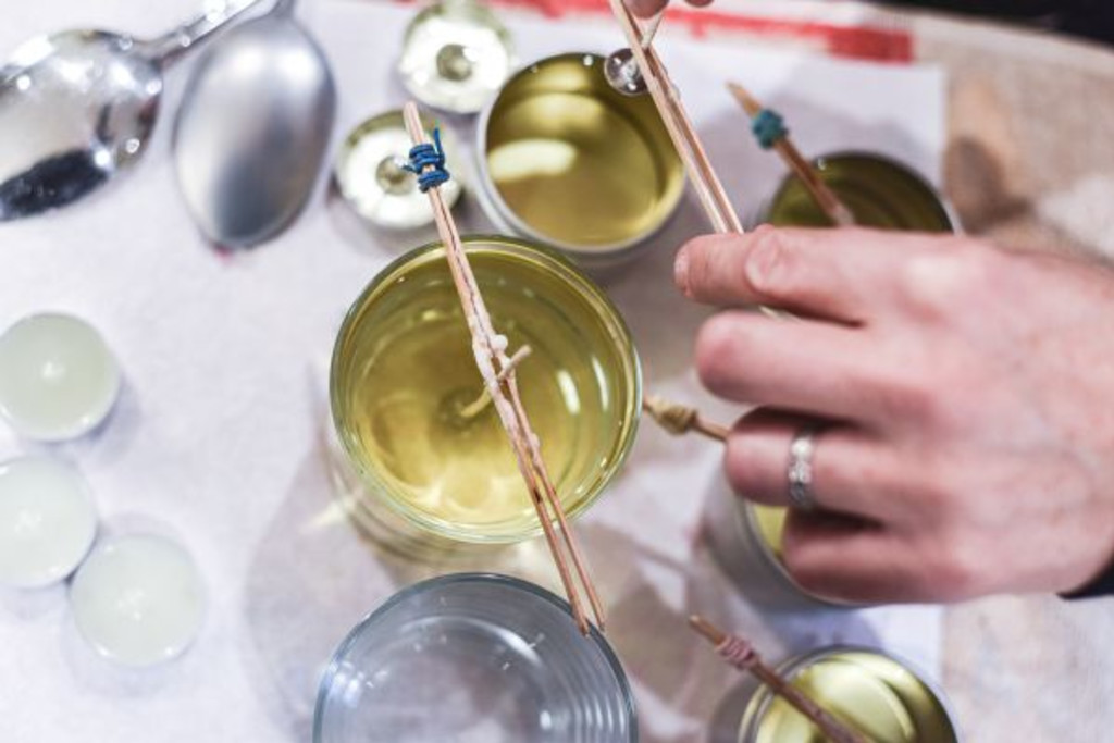 Holiday Candle Making Workshop 1