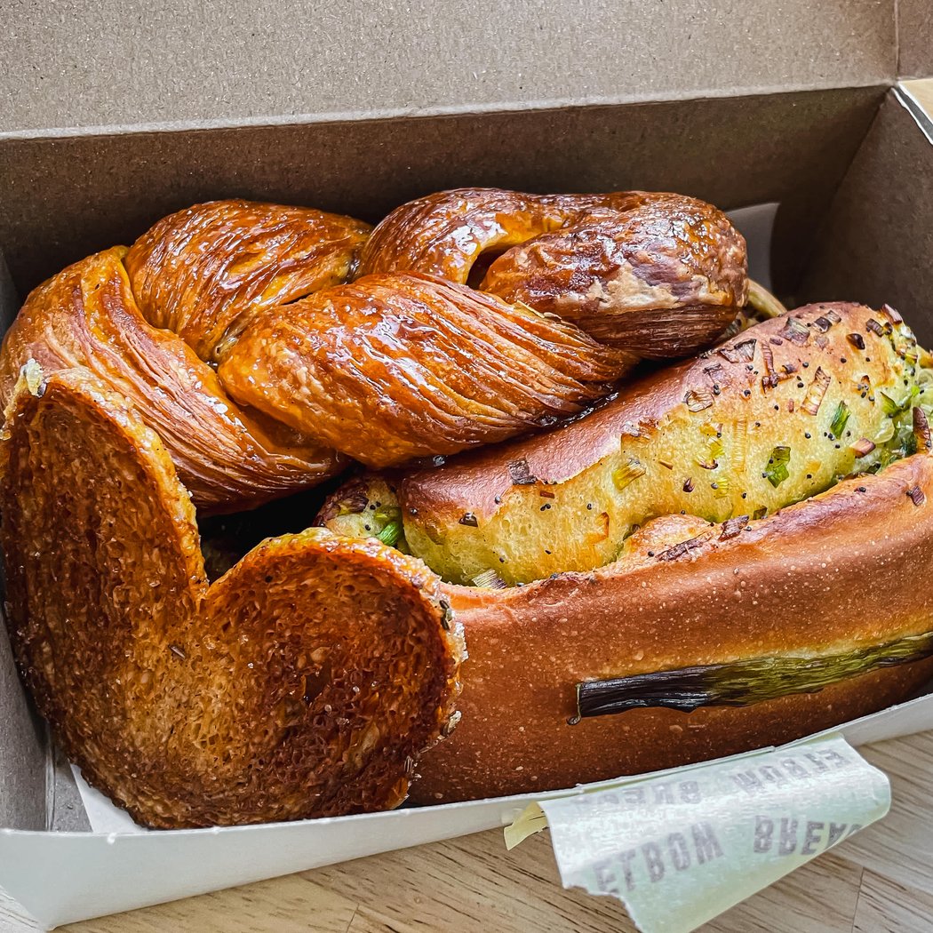 queen bakery II 1