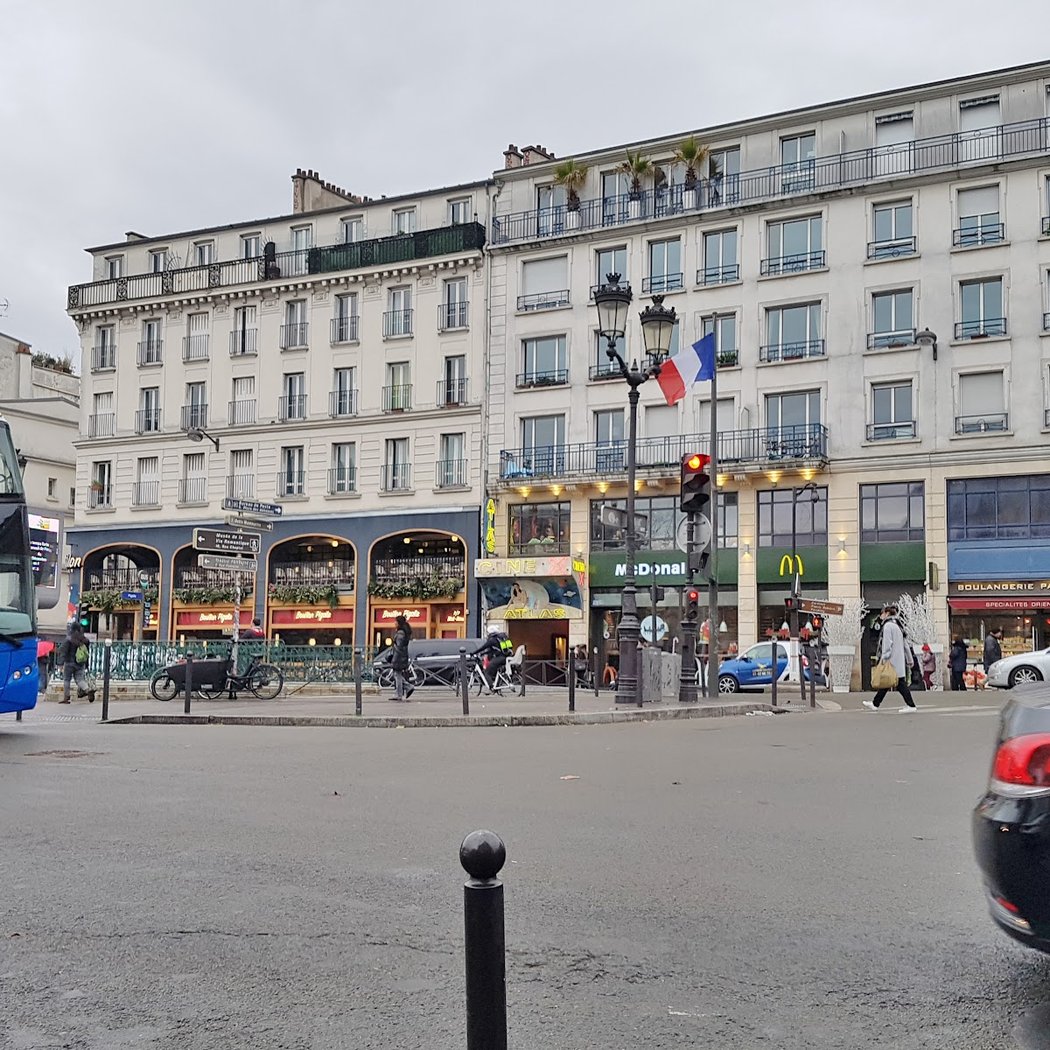 Pl. Pigalle 4