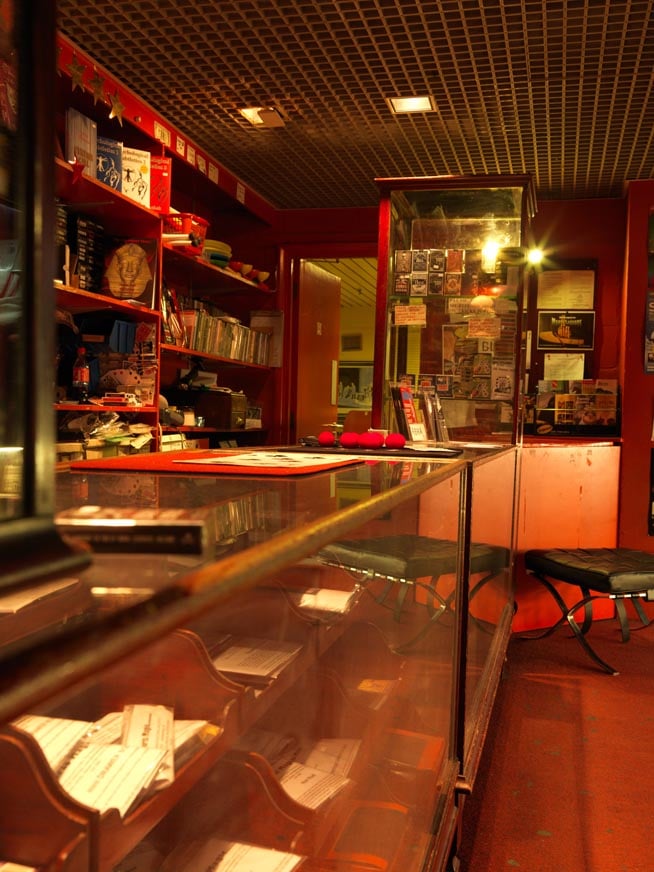 Davenports Magic Shop 1