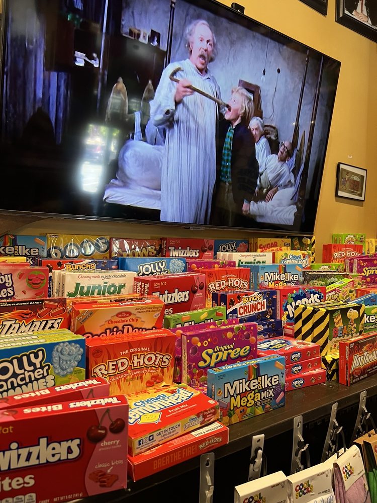 Cravin's Candy Emporium - Windsor CA 1