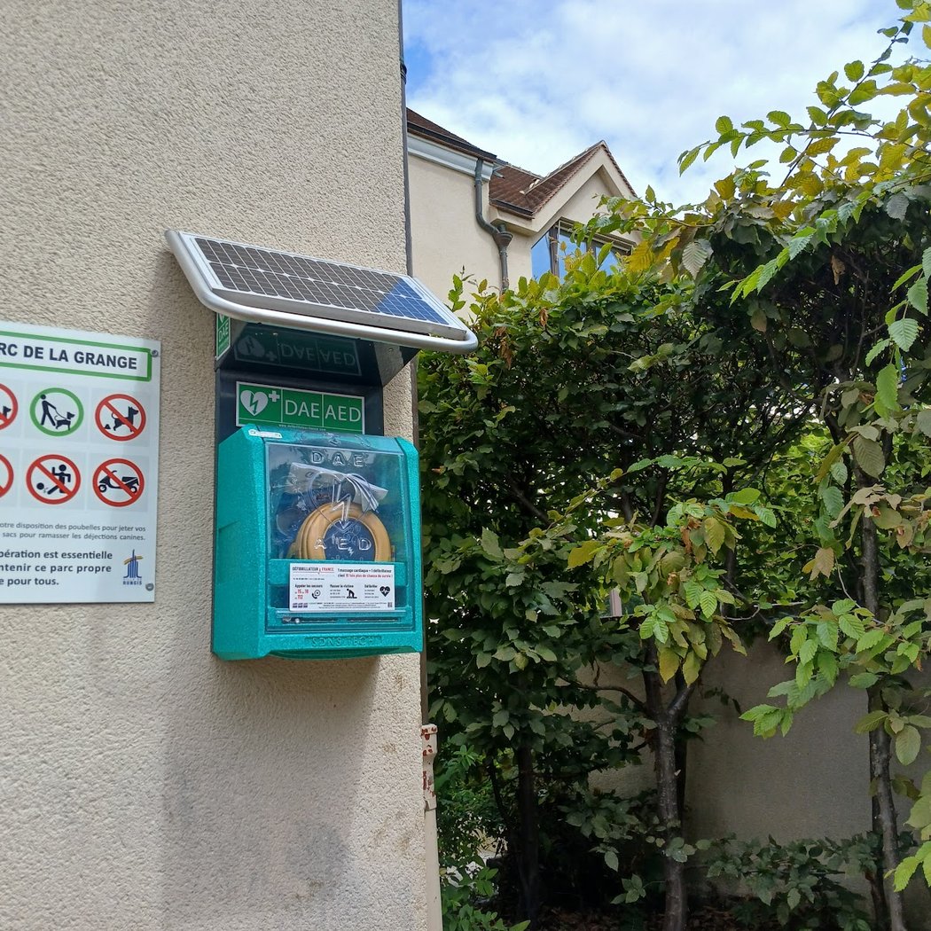 Défibrillateur externe automatisé (DAE) 1