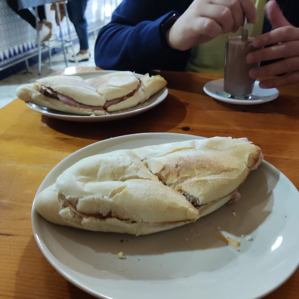 Cafetería Jacaranda 2