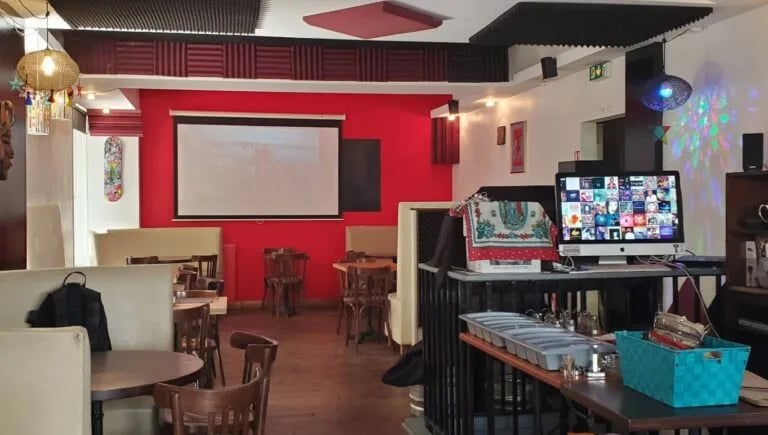 Privatisez le Bar Rouge Gorge 3