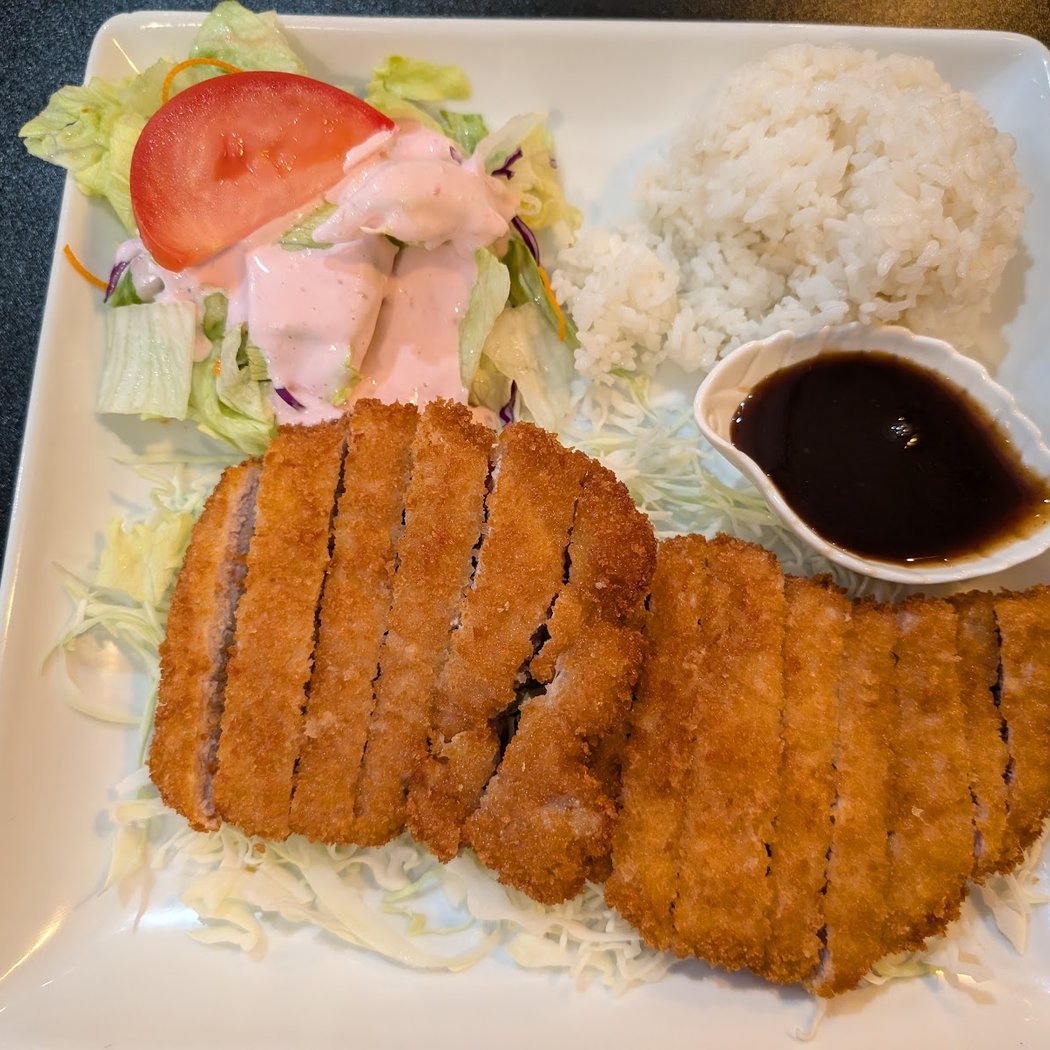 Kizuna sushi Japanese Restaurant 3