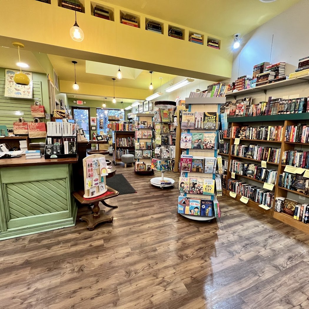 2 Dandelions Bookshop 3