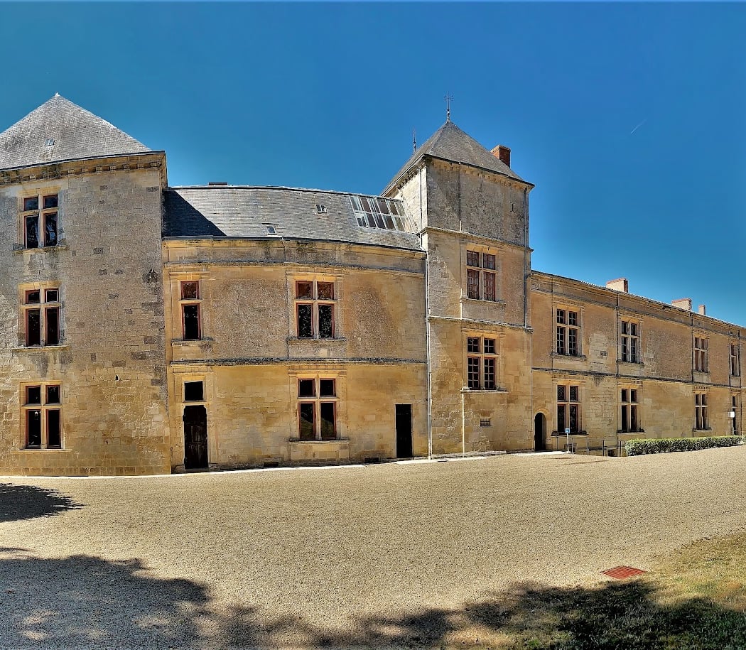 Château Renaissance de Coulonges-sur-l'Autize 2