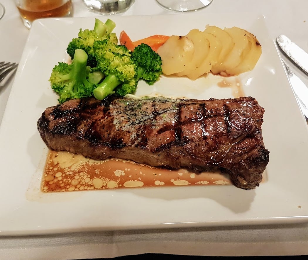 LUCETI'S on 25th 3