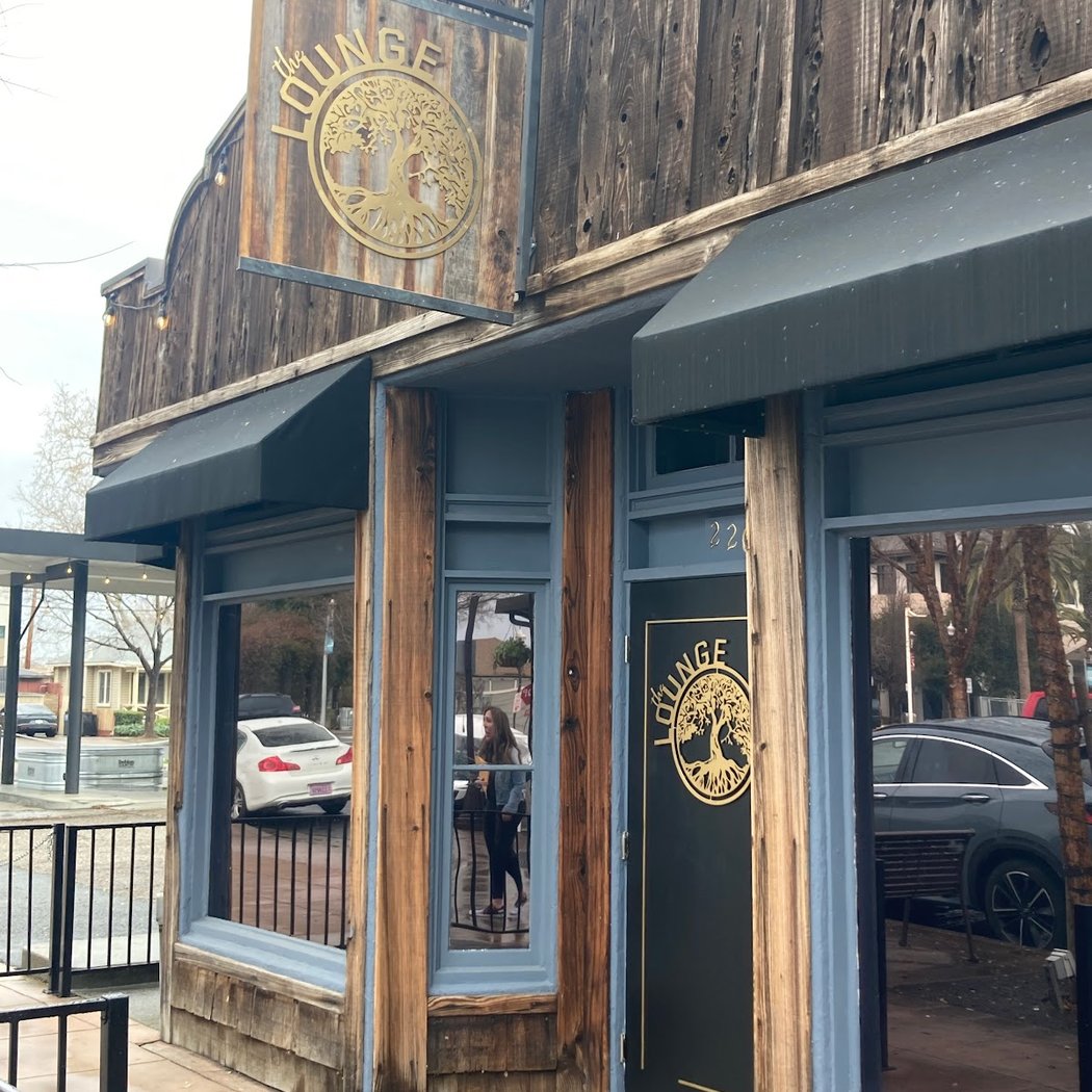 The Lounge on Oak 2