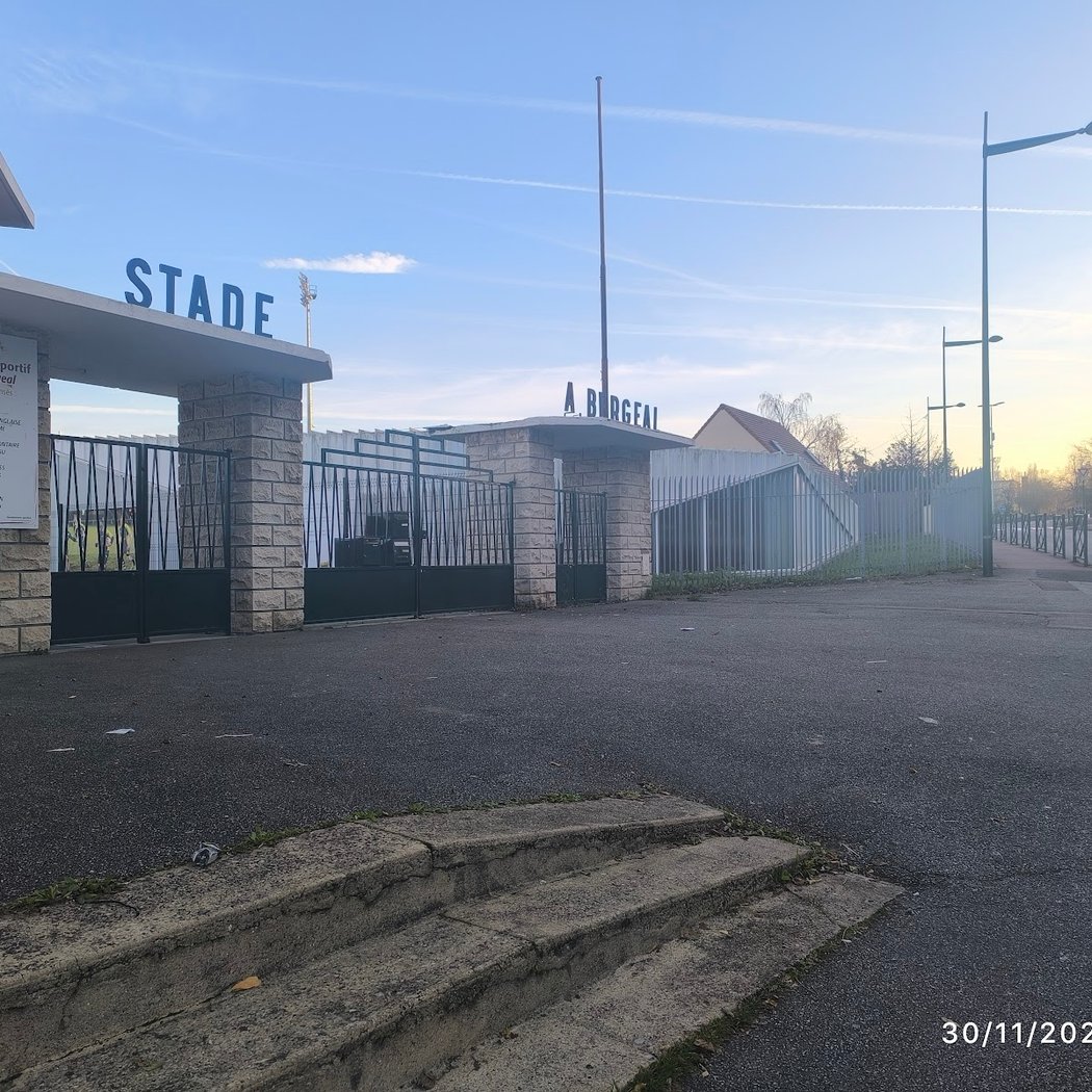 Stade Aimé Bergéal 3