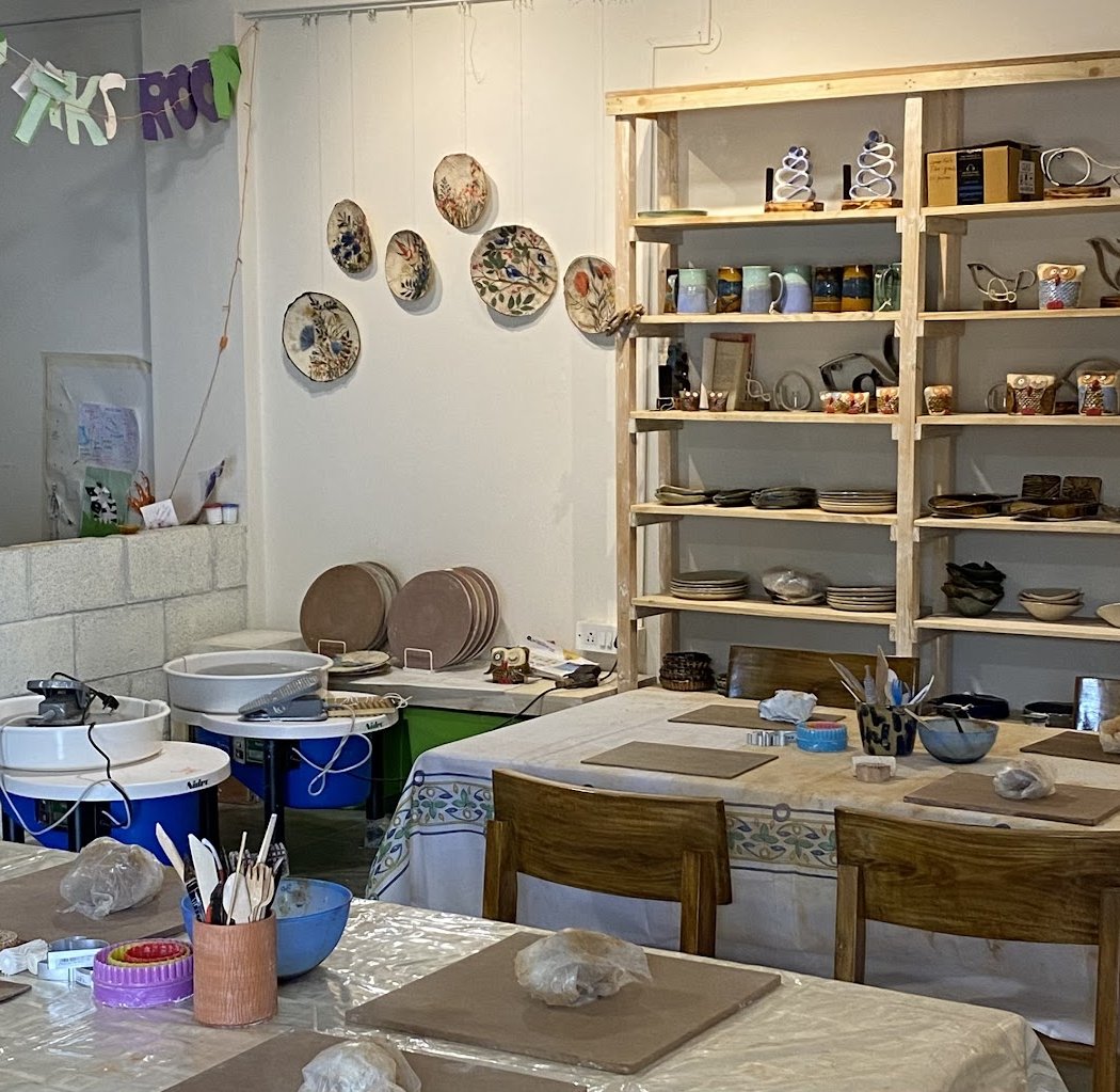 Mud with Love - Pottery Studio 2