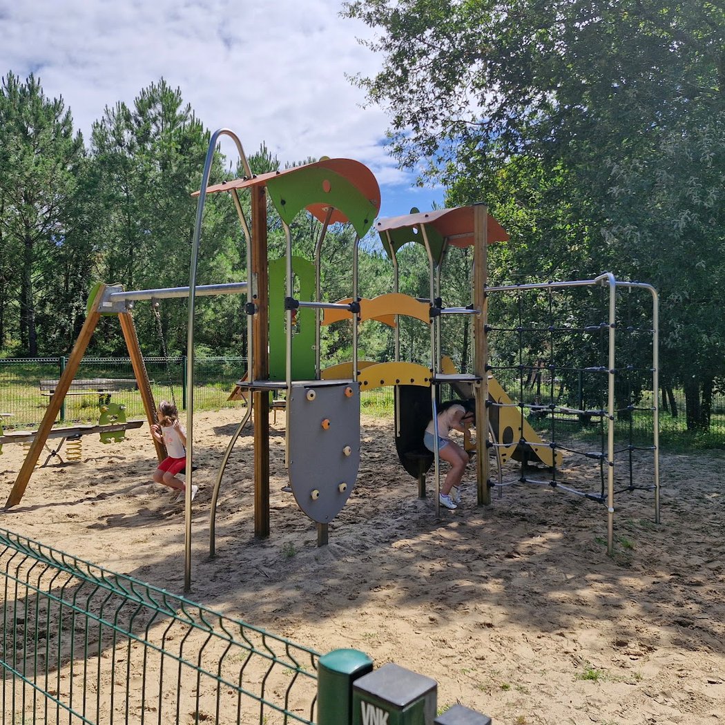Aire de jeux 1