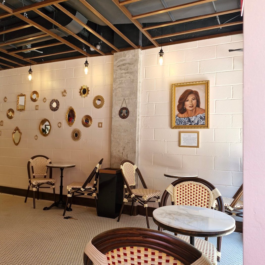 Cafe Aviva 3