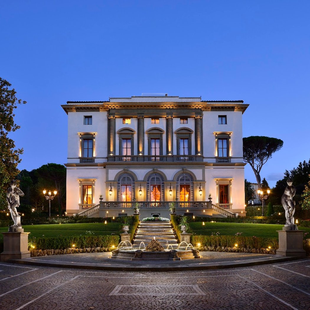 EXCLUSIVE EVENING VILLA CORA 1
