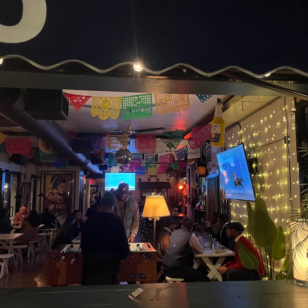 Bottomless Brunch with Drag Performances