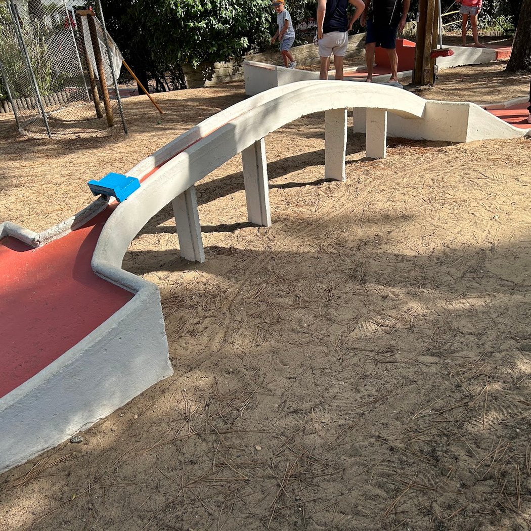 MINI-GOLF Loisirs des Marines 2