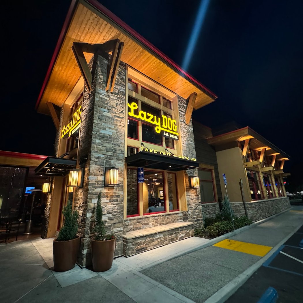 Lazy Dog Restaurant & Bar 3