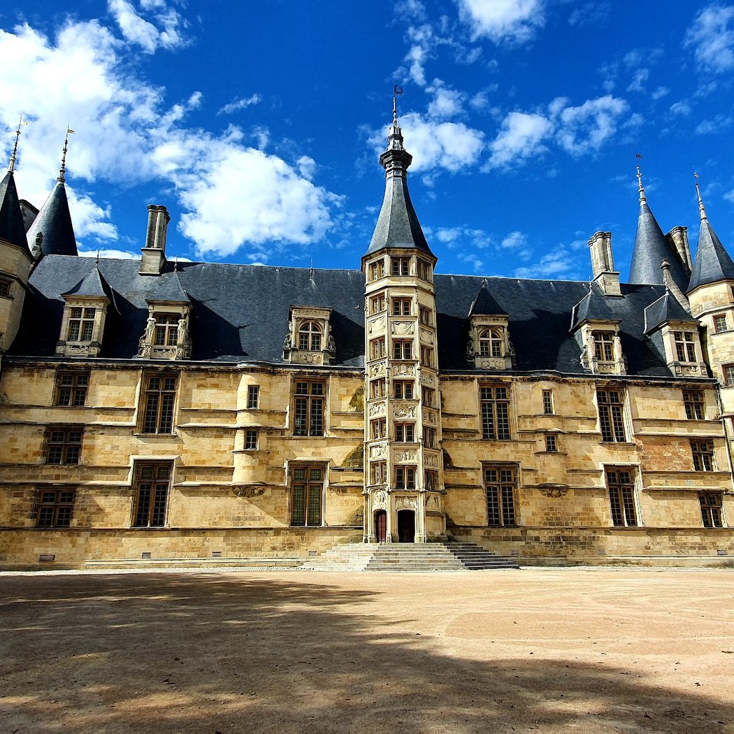 Palais ducal de Nevers 2