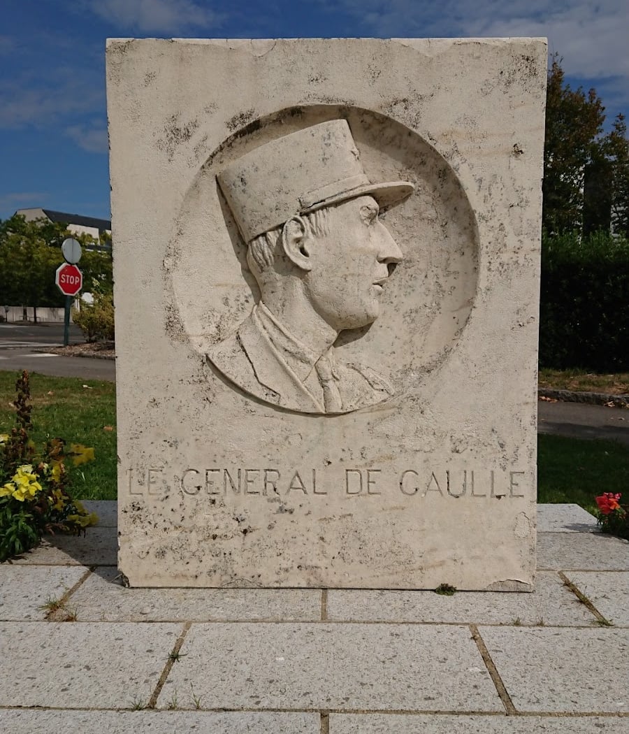 Momument pour Charles de Gaulle 1