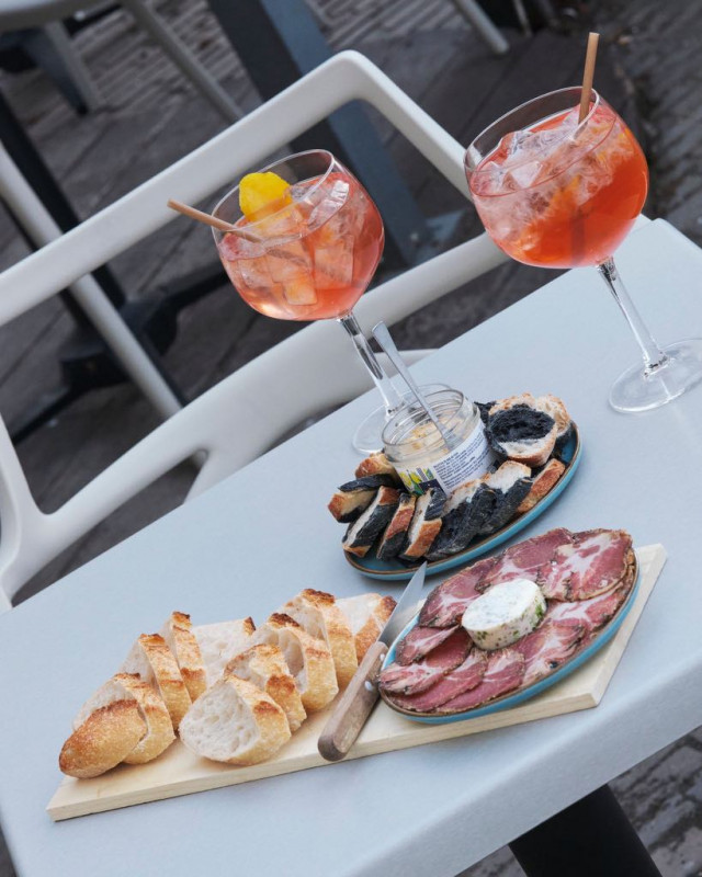 Sybarite Bar à Vins, Cocktails & Bières 3