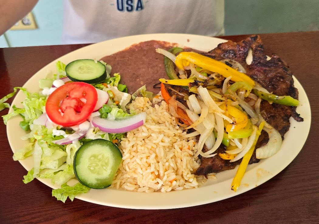 Pupuseria y Taqueria Rosita 1