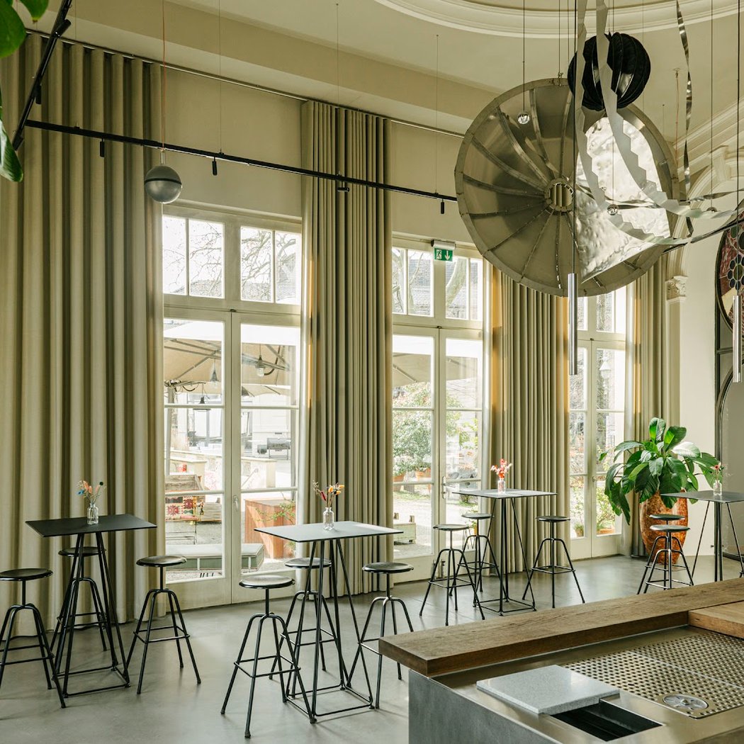 KINK Bar & Restaurant 3