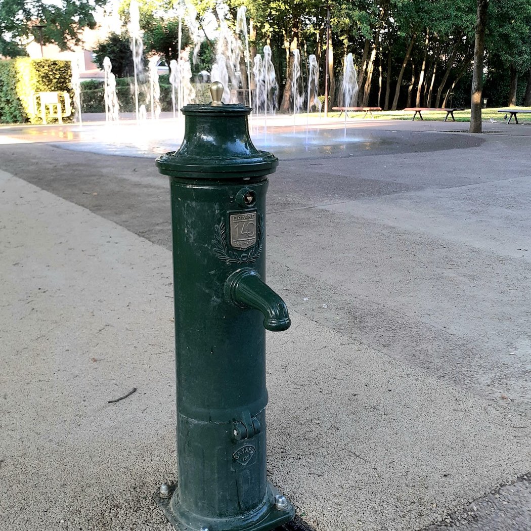 Fontaine Bayard à eau potable 1