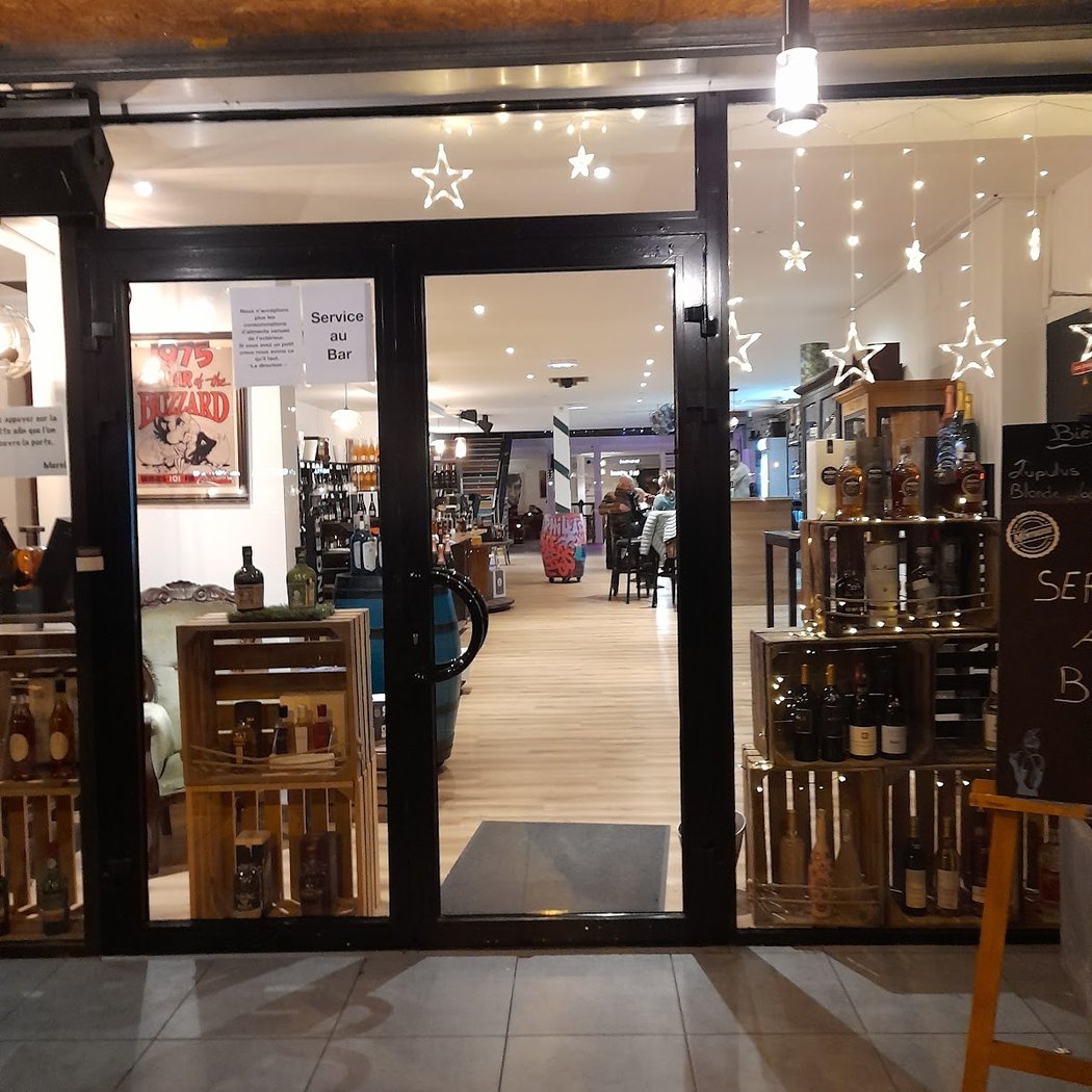Live Music and Tasting Events at Phileas Fogg 2