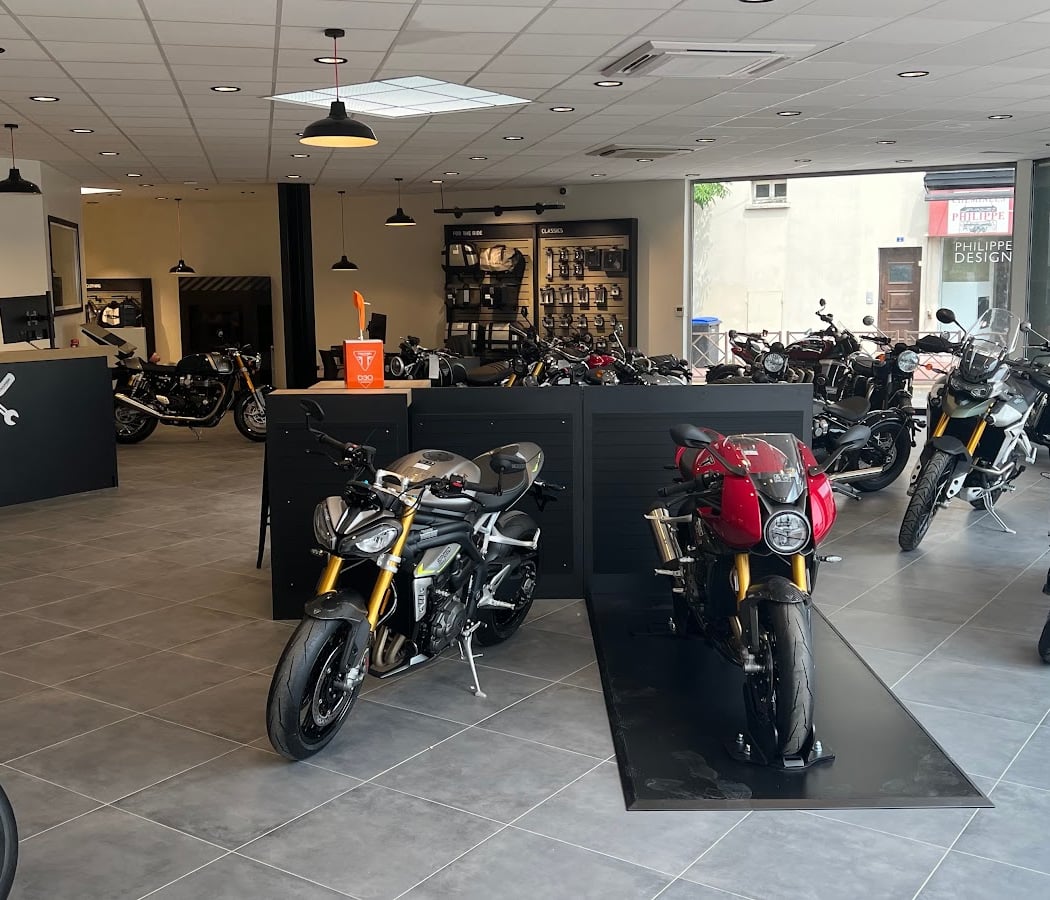 TRIUMPH - (Id) FRANCE - LIVRY-GARGAN | Concessionnaire MOTO 3
