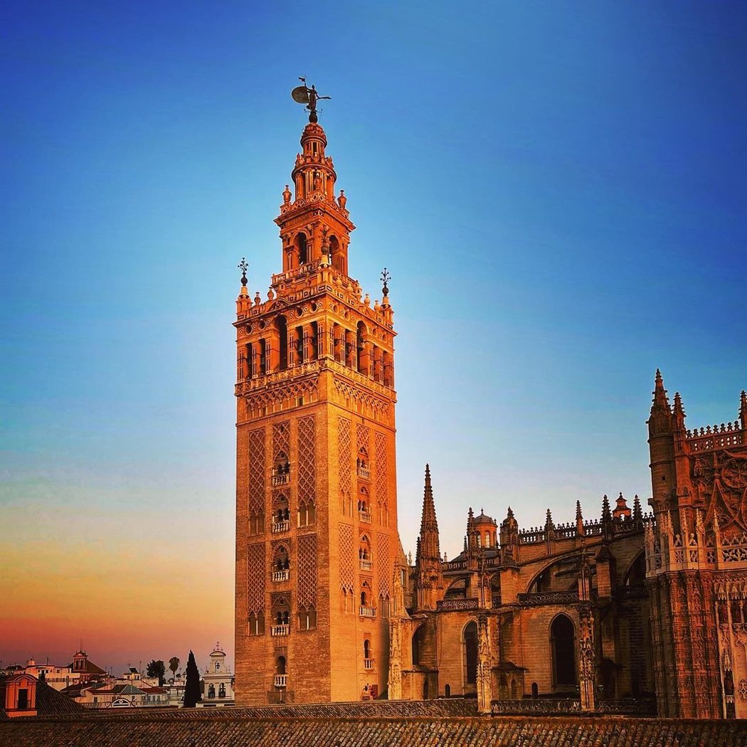 Descubre los Secretos de la Catedral y la Giralda con Sevilla Museo Vivo 2