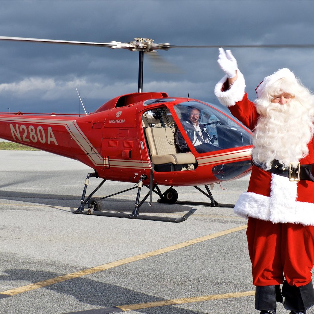 Santa Arrives by Helicopter 1