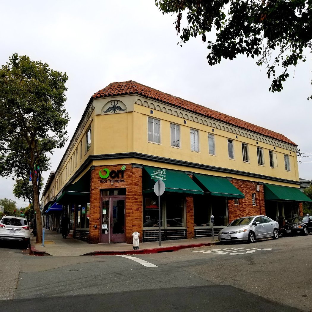 Oori Triangles - College Ave 3