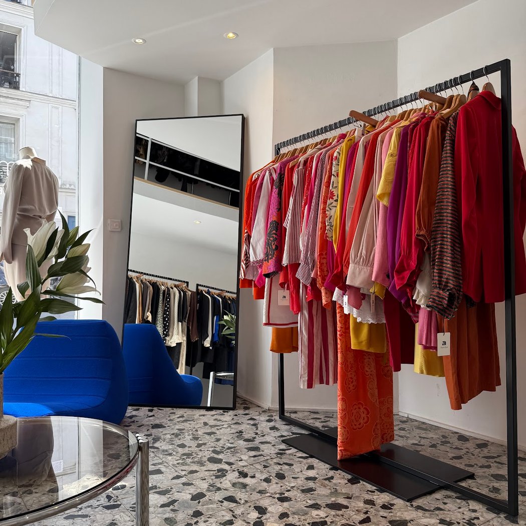 Marie Olive - Vintage designer shop 3